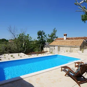  Ferienhaus Alisia, Wunderschönes Natursteinhaus Bei Poreč, Istrien, Kroatien